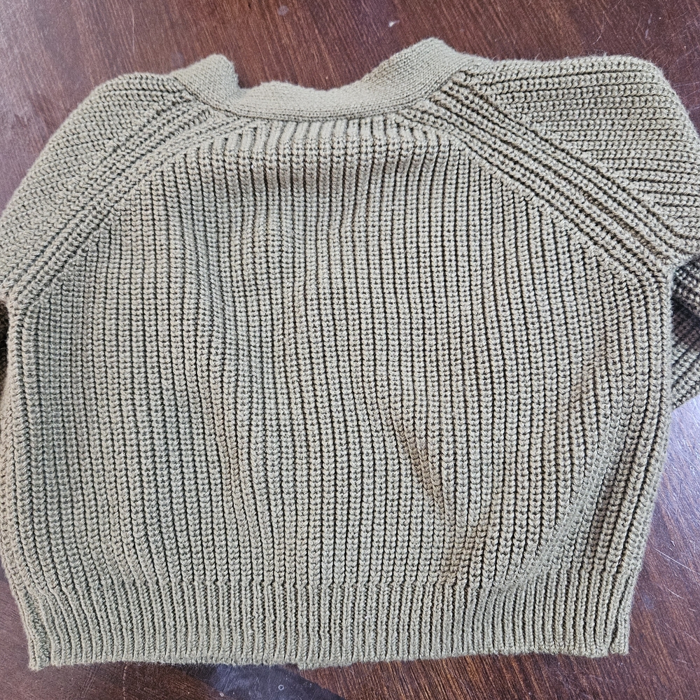 💝💝5/$25💝💝Green Ribbed Baby Cardigan with Wooden Buttons - Picture 4 of 4